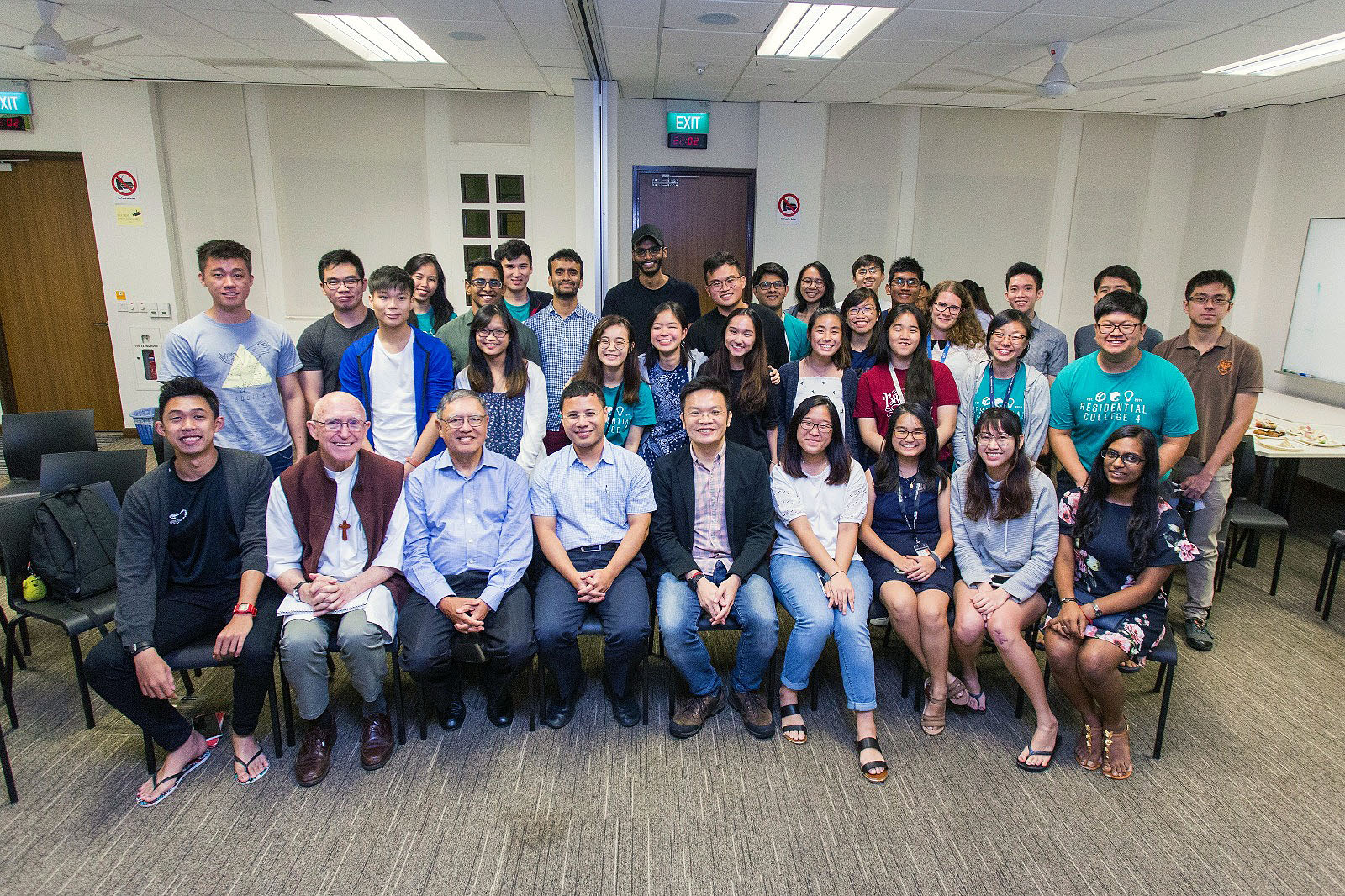 Social Challenges in Singapore - Empowering Youths to Take Ownership (1)